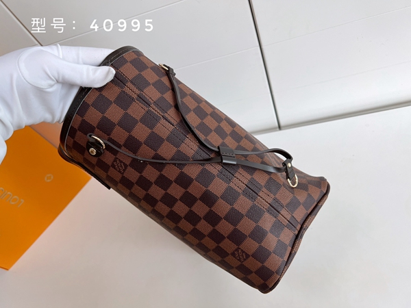 ルイヴィトンバッグ内部構造